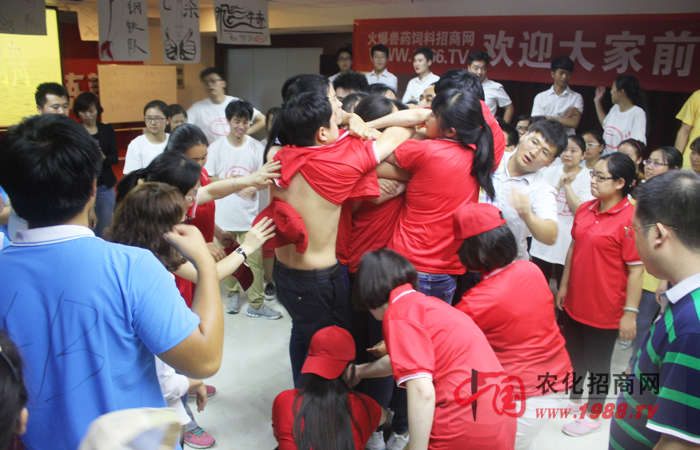 ͻ����������׃�Լ��������ӻ���չӖ���и�