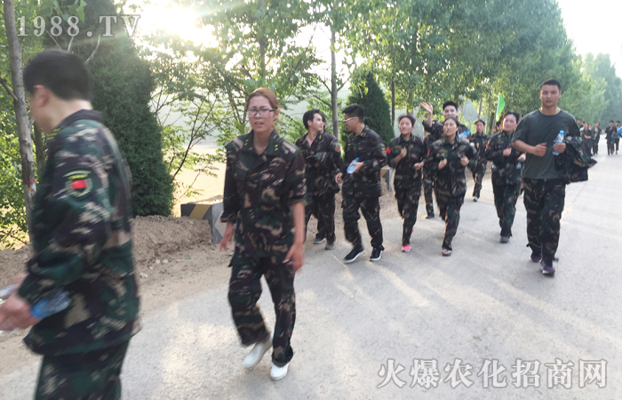 �����X�� ͻ���Լ�