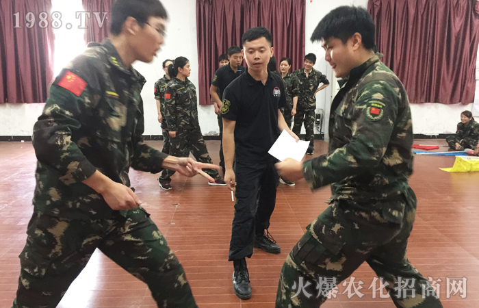 �����w�� �e�O���c