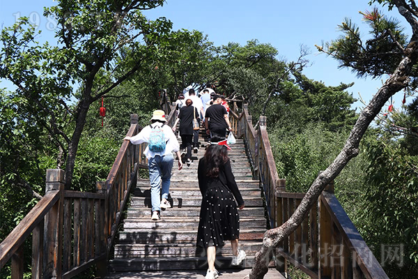 傳承紅色基因,學(xué)習(xí)國學(xué)經(jīng)典,火爆網(wǎng)2021老君山之旅!