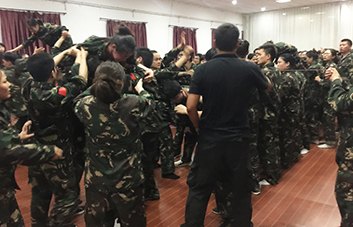 人生能有幾回搏，此時不搏何時搏！