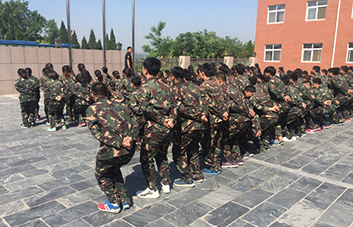 磨礪意志，奮發(fā)沖刺，展現(xiàn)自我！