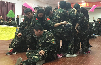 堅持會帶來希望，團(tuán)結(jié)會帶來力量！