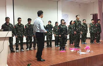 努力、拼搏！即使失敗，我們也將再次站起！