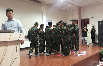 若有一點懈怠，便要落后，要失?。? />
                <p>若有一點懈怠，便要落后，要失?。?/p>
            </li>
            <!--<li>
            	<img src=