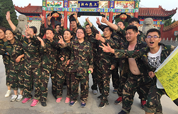 火爆網(wǎng)戰(zhàn)士們頑強拼搏，賽出風(fēng)格！