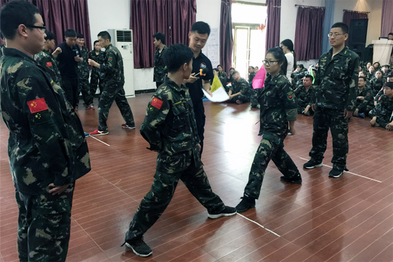 簡單石頭剪刀布，輸贏卻在彈指間！