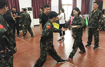 當(dāng)你下定決心時，全世界會為你讓路！