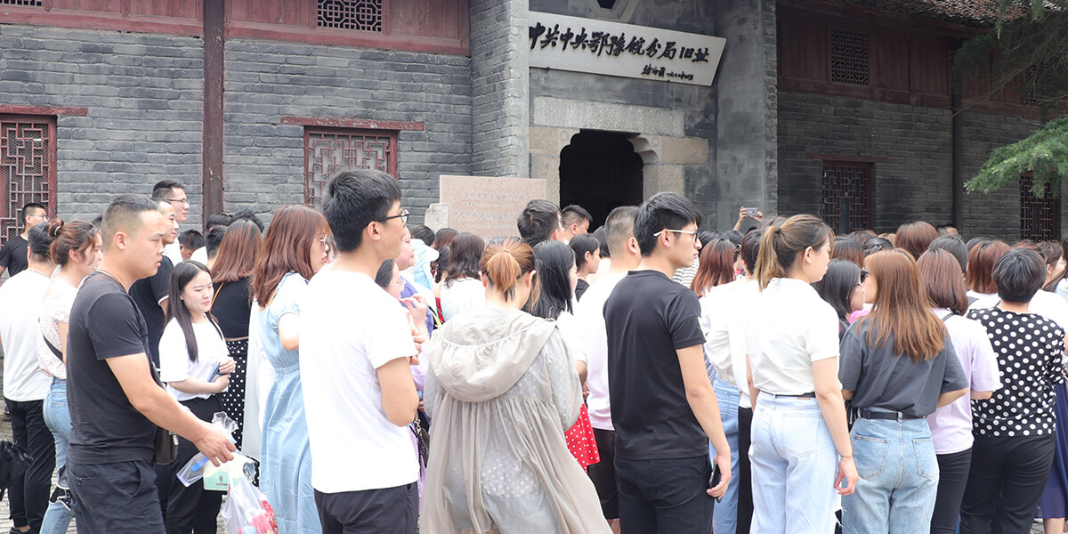 �𱬾W(w��ng)���M��ԥ��^(q��)�����^��׌�𺳼����҂��¸�ǰ�У�