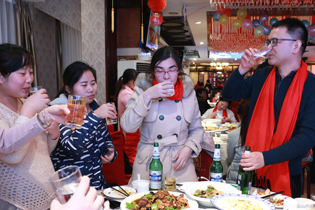 �𱬾W(w��ng)�����c�k������Ů���Ԓδ��(l��i)��