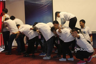 �𱬾W(w��ng)�F(tu��n)�(du��)�����Ӗ(x��n)�I�L(f��ng)��չʾ��վ�ھ��˵ļ����������ĸ��h(yu��n)��