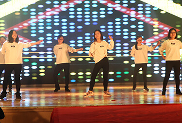 ��һ�ӵĻ𱬷����ഺ���衶cilicili������һ��high